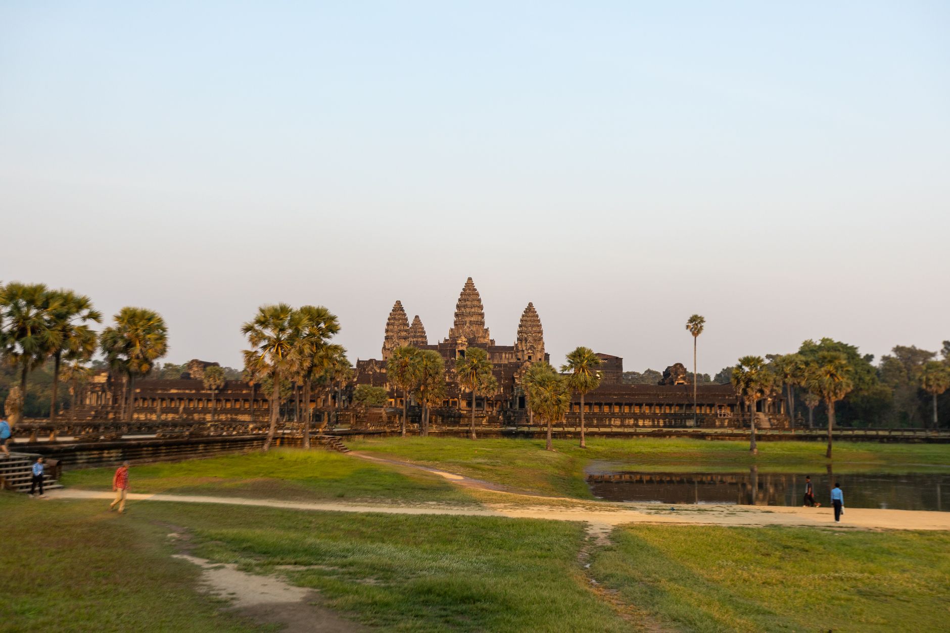 كمبوديا — Angkor Wat pela manhã e por do sol