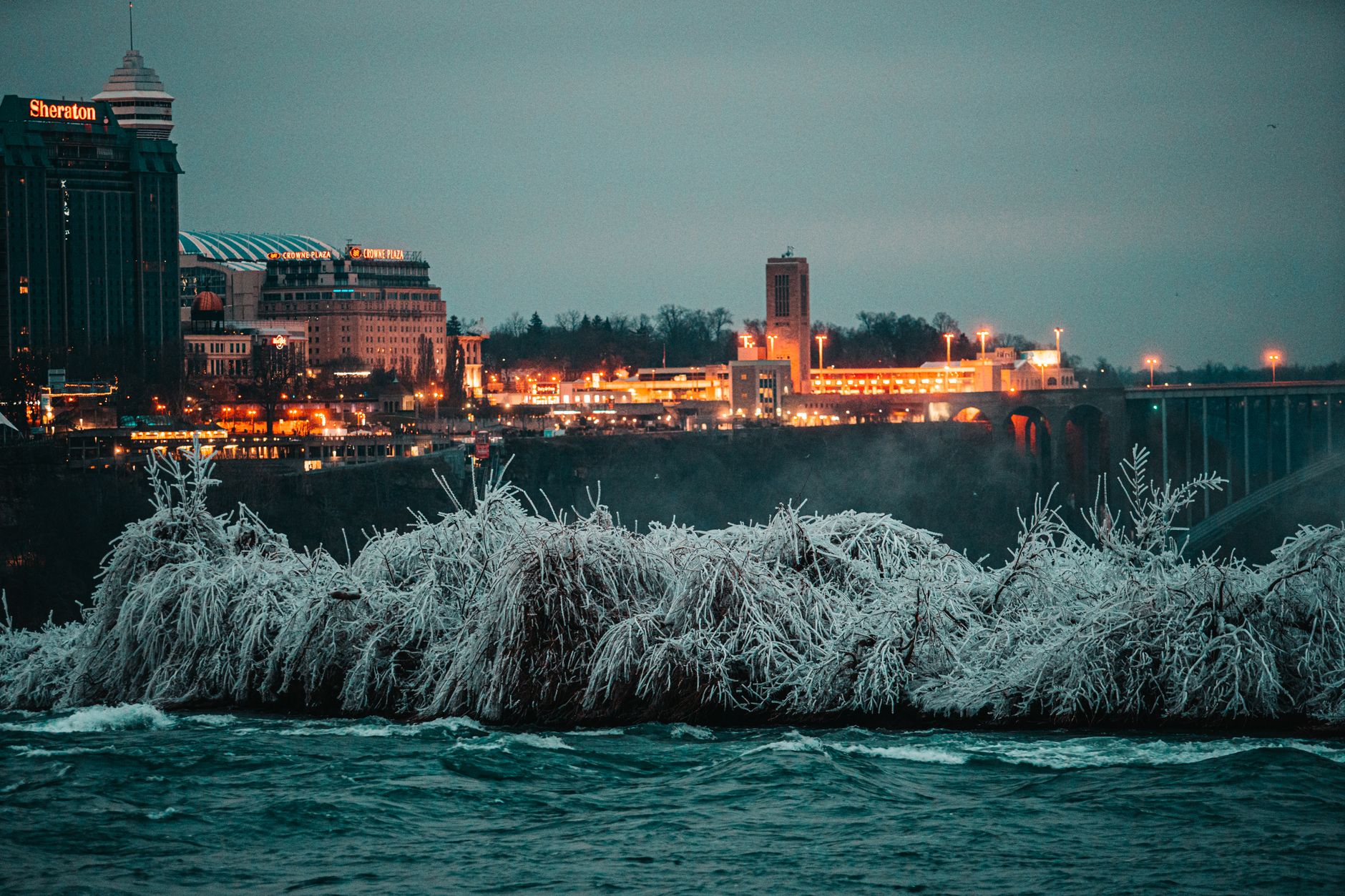 كندا — Toronto → Niagara Falls