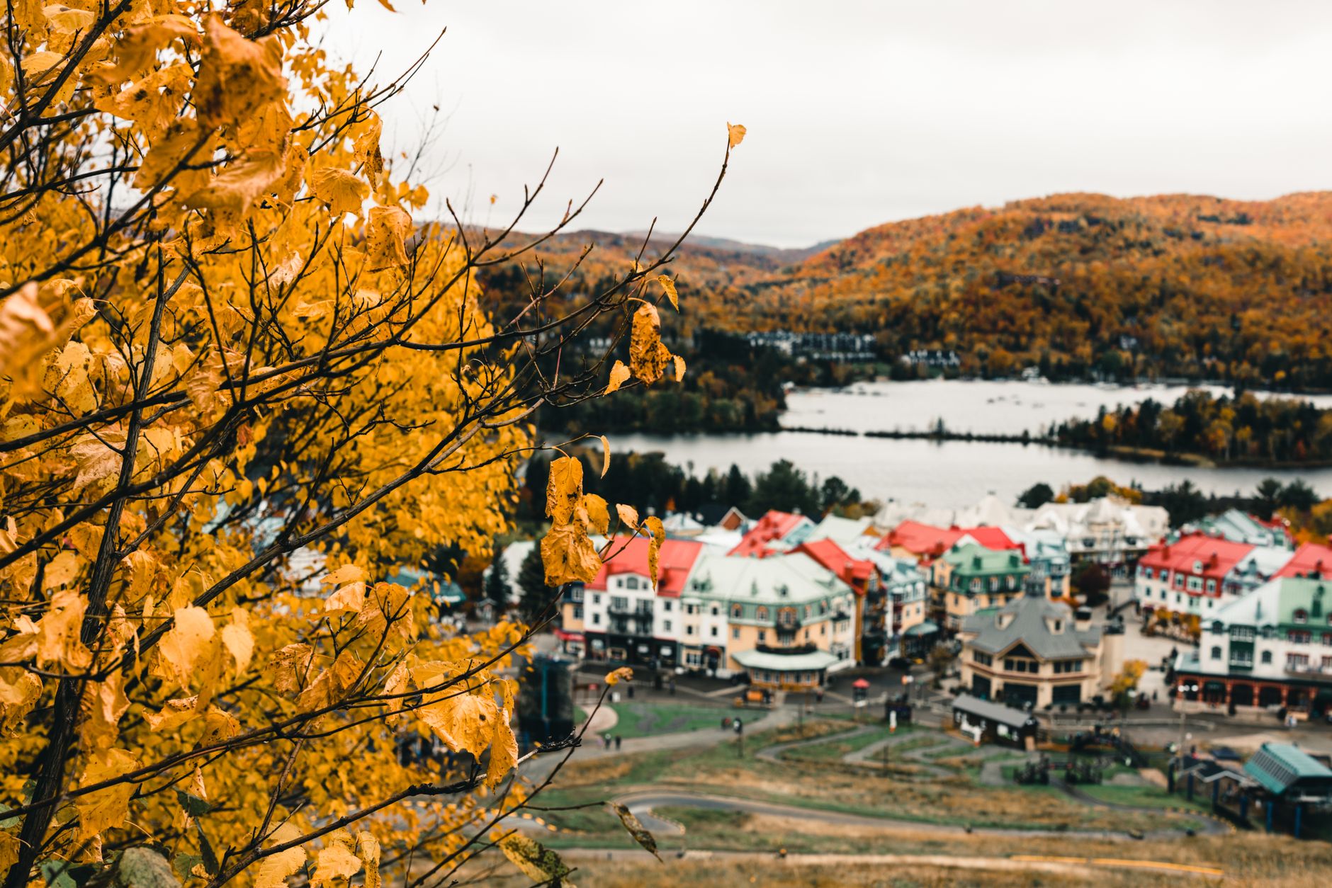 CANADA — QUEBEC I EFTERÅRETS FARVER — oplevelse
