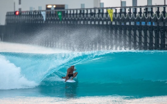 Emirados Árabes Unidos — Abu Dhabi → Surf Abu Dhabi
